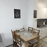 아파트 Little Paradise